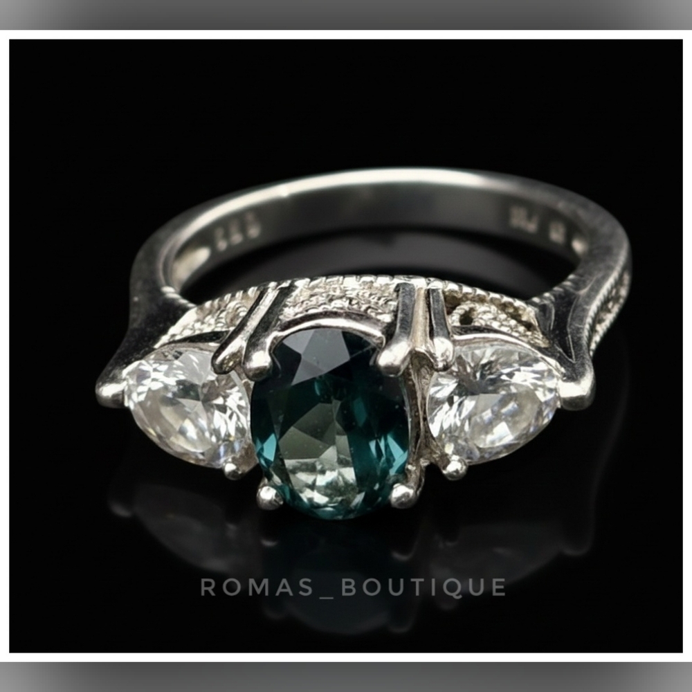 Elegant Sterling Silver and Green Gemstone Ring